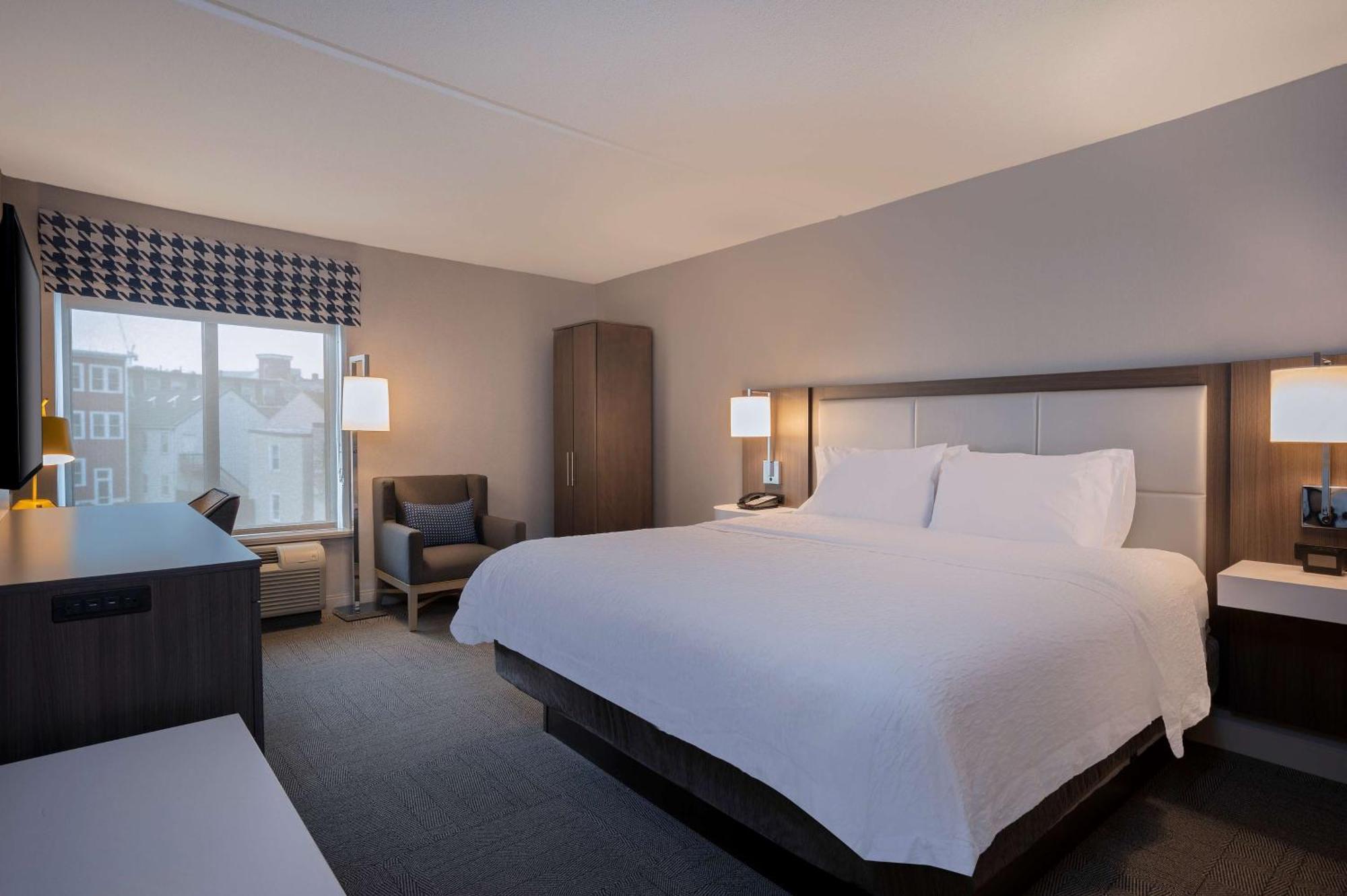 Hampton Inn By Hilton Boston/Cambridge Exteriör bild