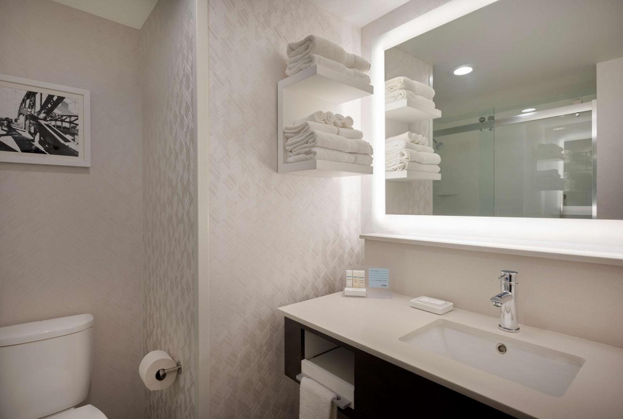 Hampton Inn By Hilton Boston/Cambridge Exteriör bild