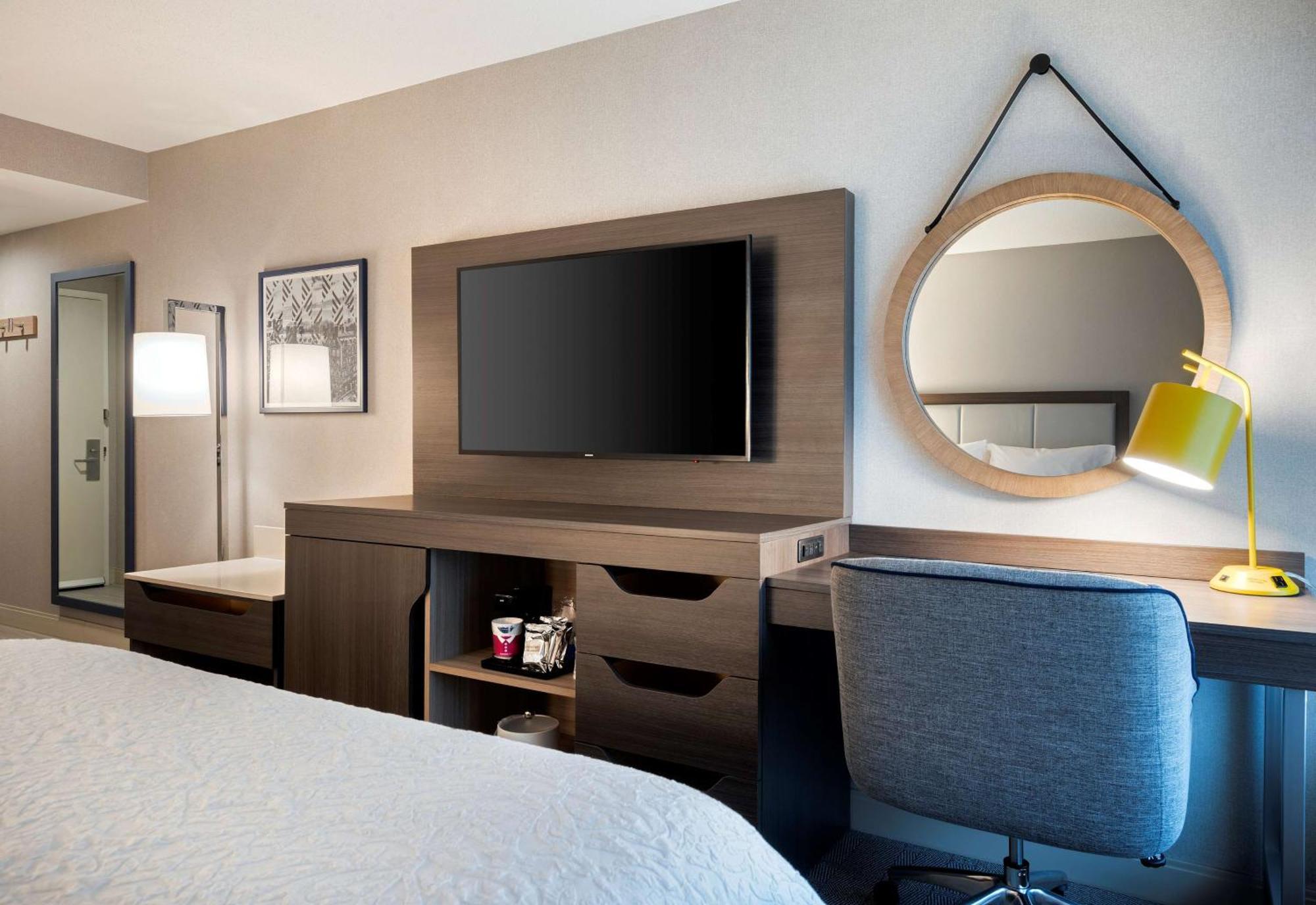 Hampton Inn By Hilton Boston/Cambridge Exteriör bild