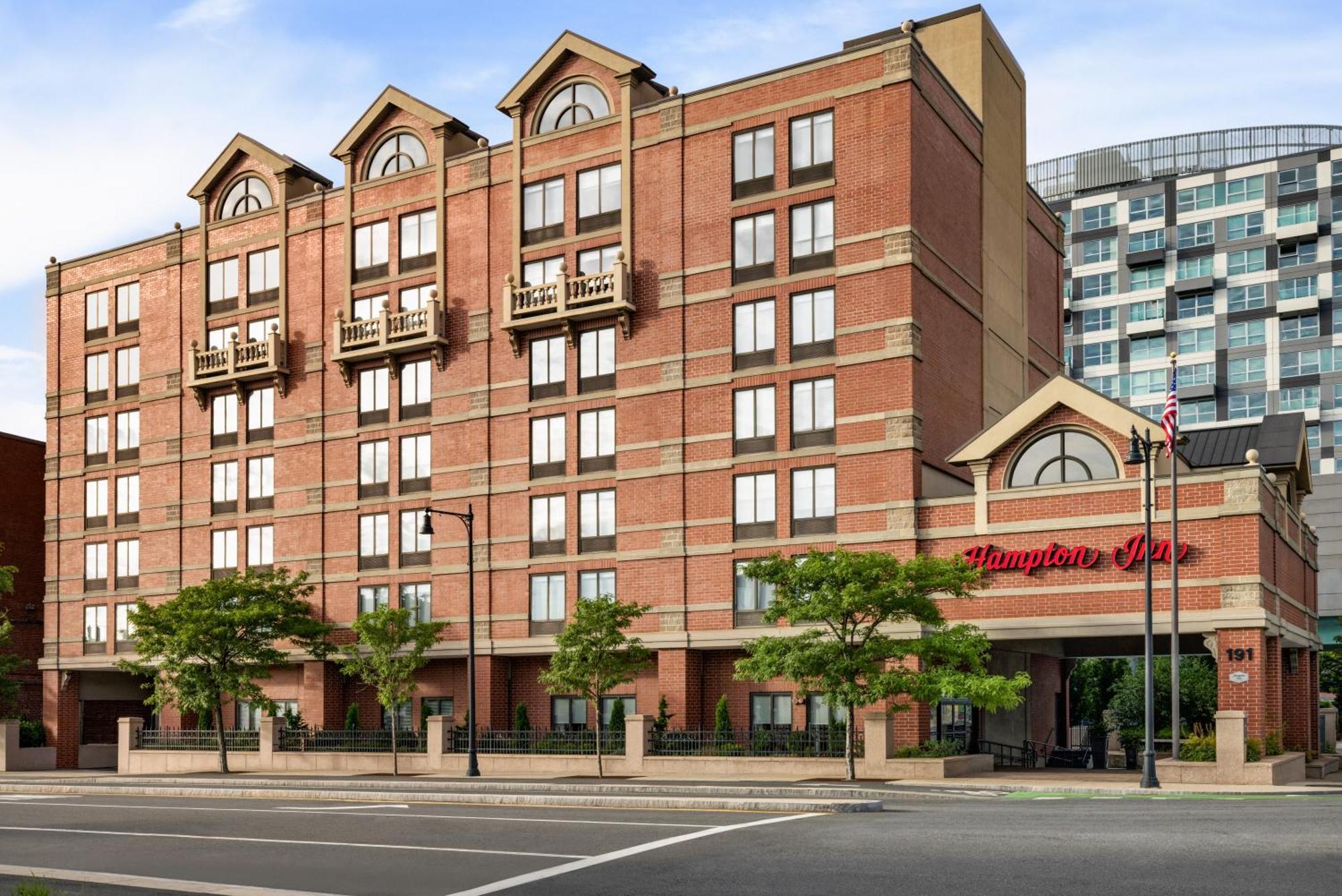 Hampton Inn By Hilton Boston/Cambridge Exteriör bild