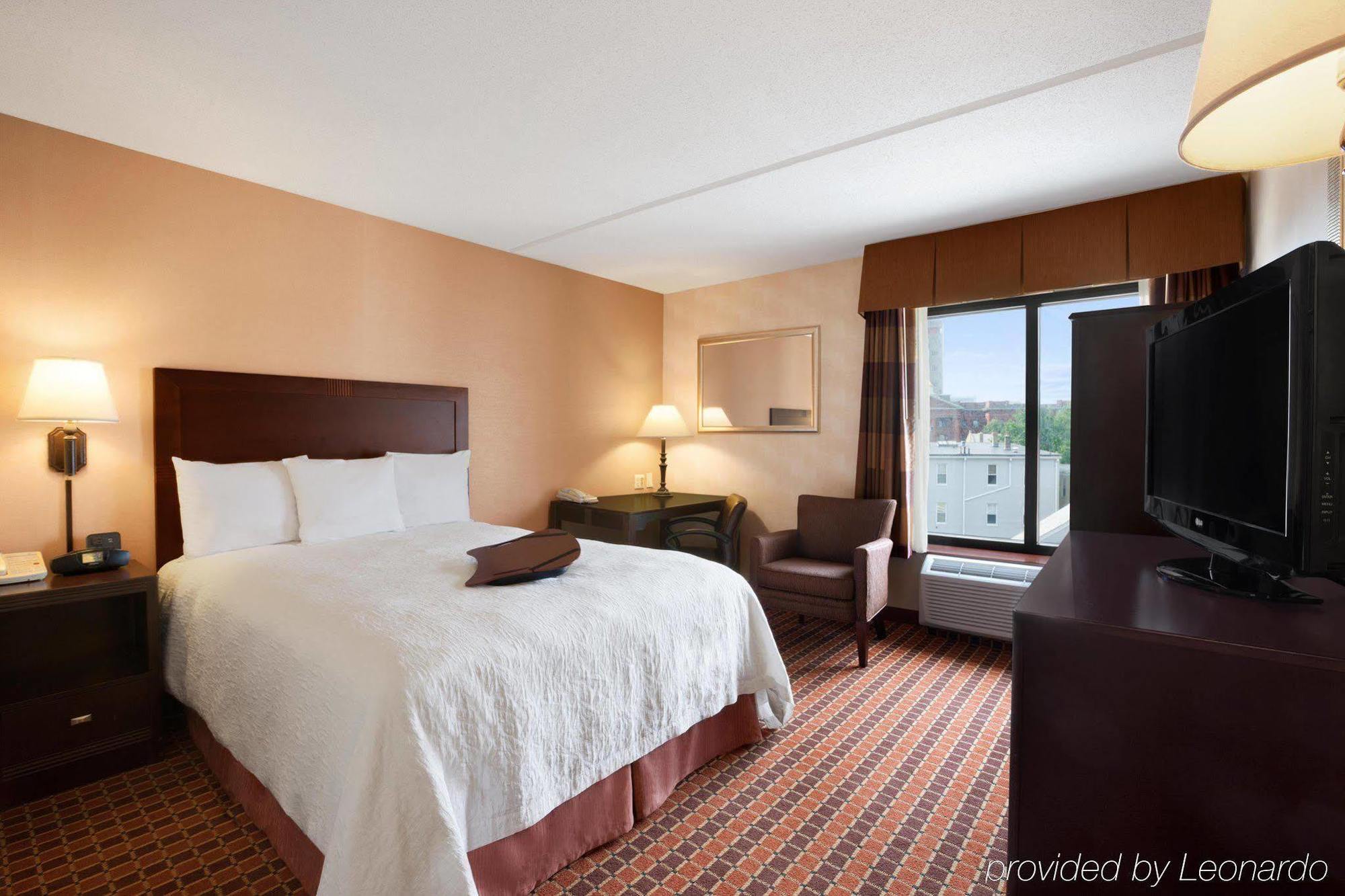 Hampton Inn By Hilton Boston/Cambridge Exteriör bild
