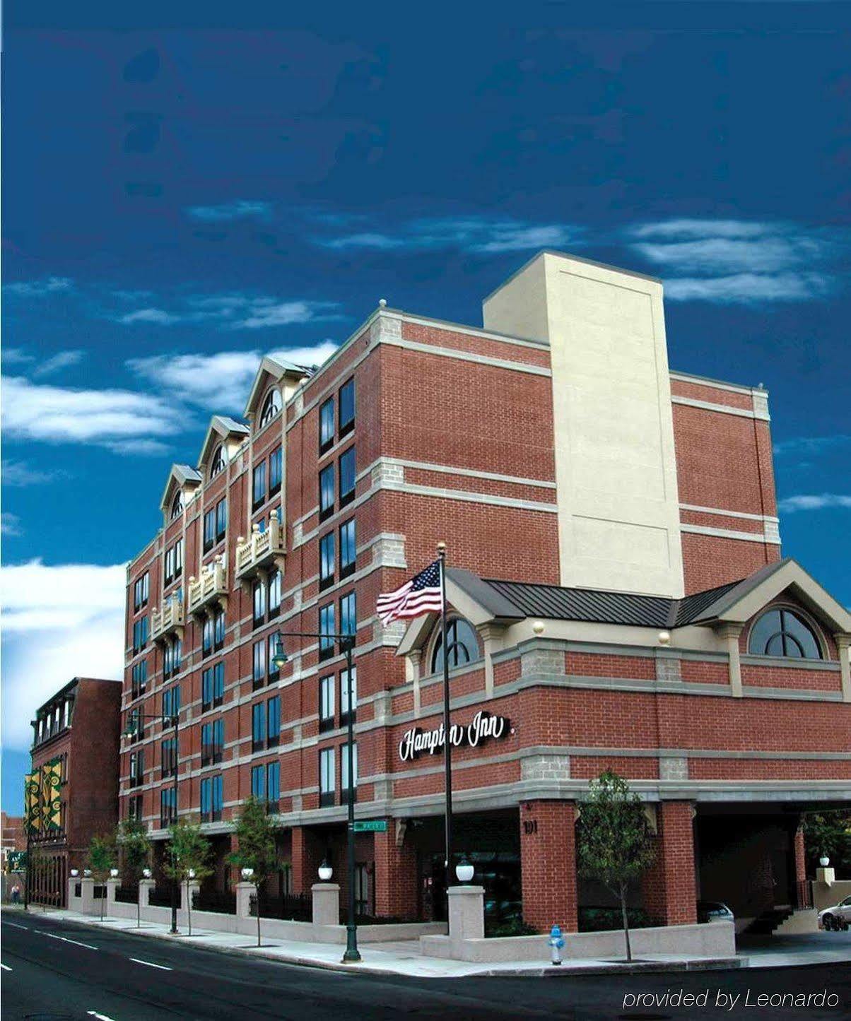 Hampton Inn By Hilton Boston/Cambridge Exteriör bild